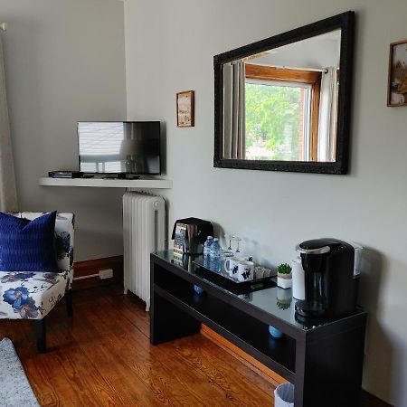 Stonewater Manor B&B Gananoque Exterior photo